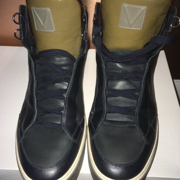 Louis Vuitton sneakers. - Picture 1 of 8